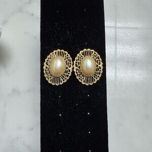 Elegant Gold and Cream Filigree Earrings